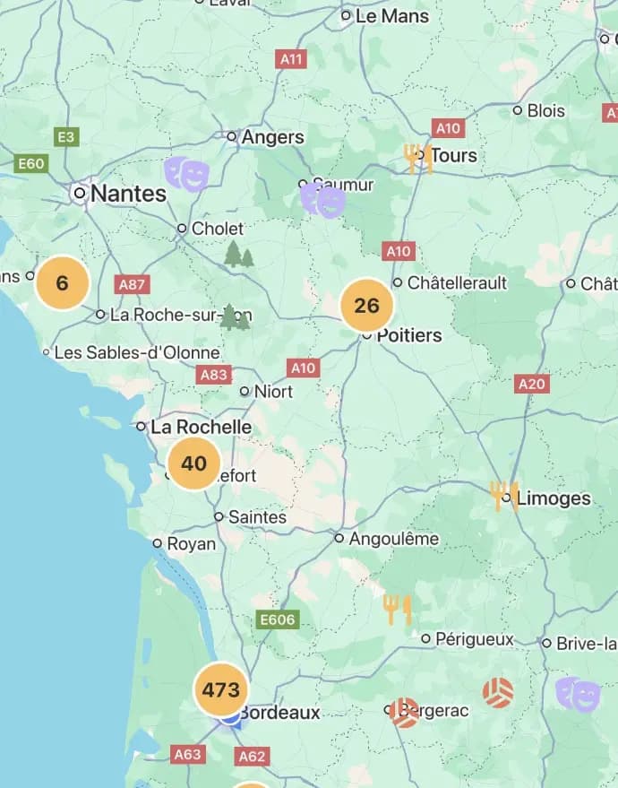 L'application Yupi en vue carte, avec les lieux référencés par zone