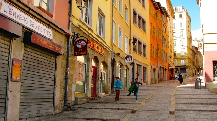 Enfants dans les rue de Lyon