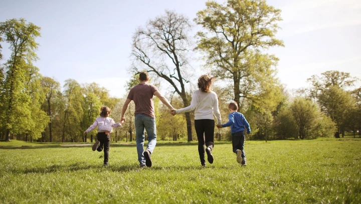 famille qui est au parc