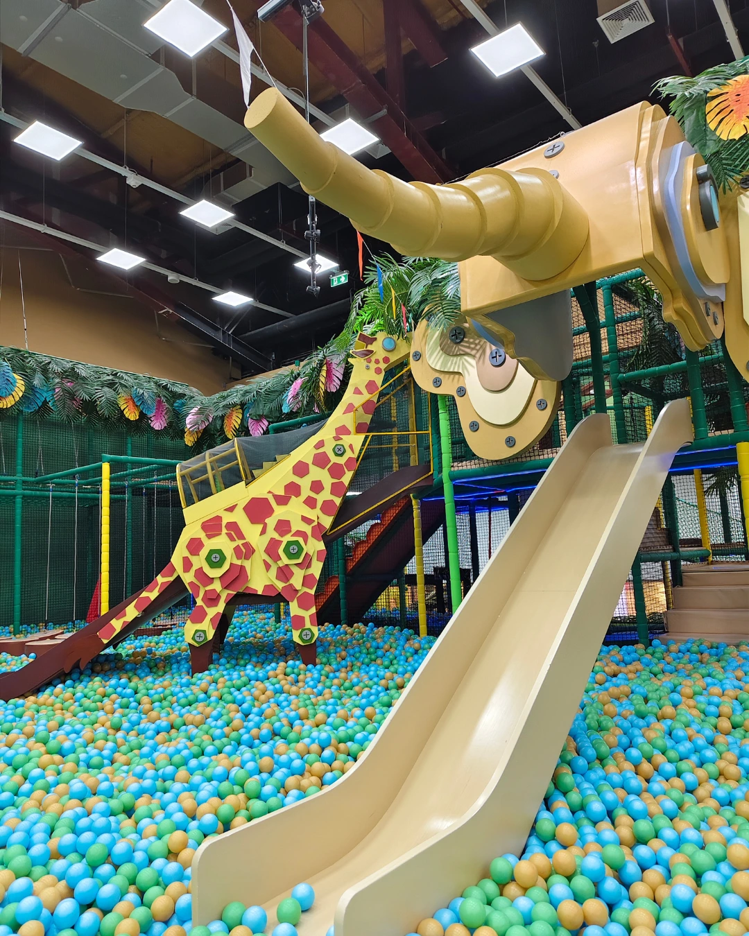 Aire de jeux couverte in door pour enfants