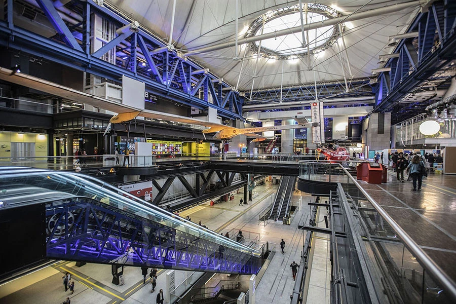 Lieu emblématique de loisirs indoor à Paris, parfait pour se défouler