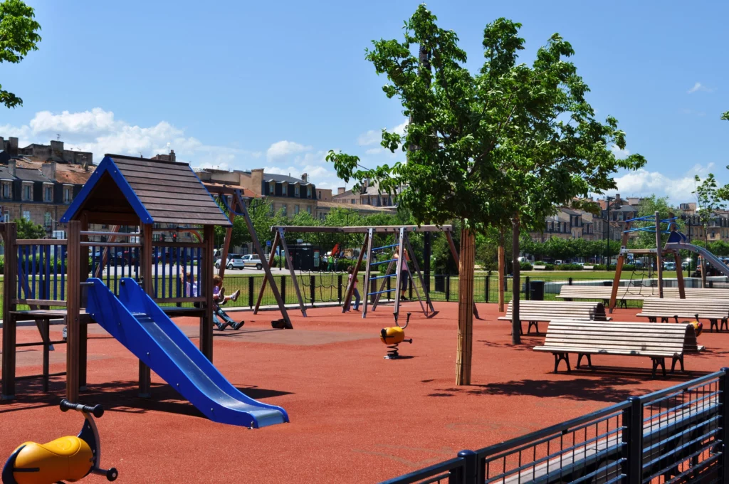 aire de jeux quai de la Garonne Bordeaux